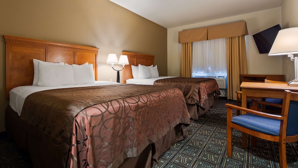 Standard Room, 2 Queen Beds, Non Smoking, Refrigerator & Microwave (No Pets In Room Type)
