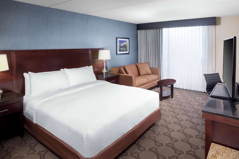Room, 1 King Bed with Sofa bed, Non Smoking