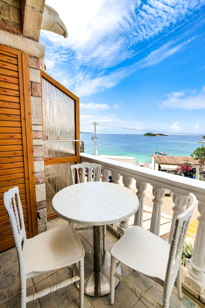 Large Double Room with Sea View photo 2