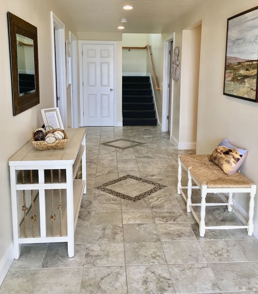 4 Bedroom Shore House photo 1