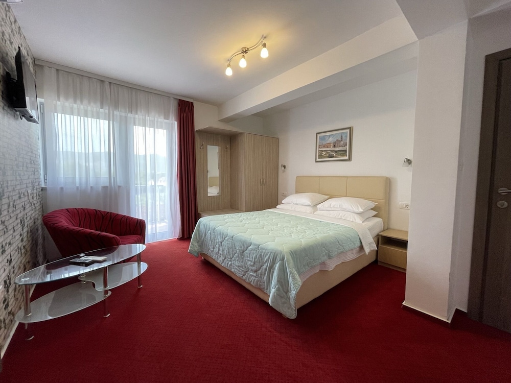 Comfort Double Room, 1 Queen Bed, Hill View photo 1