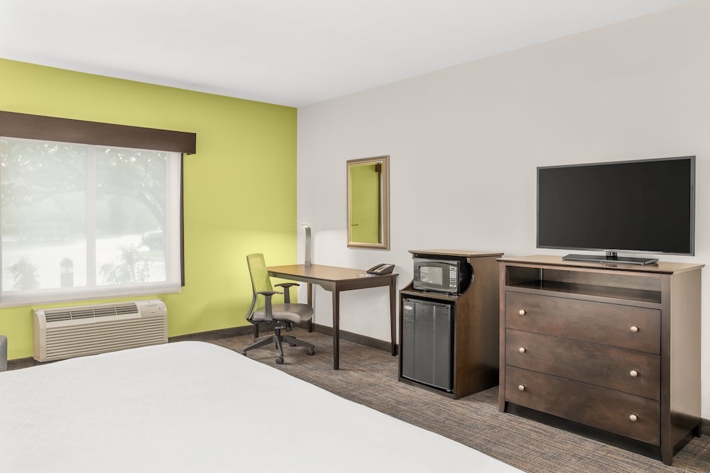Standard Room, 2 Queen Beds, Accessible (Comm, Mobil, Roll In Shwr) - Photo 4