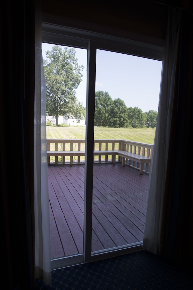 3 Queen Bed Suite - Non Smoking - Photo 1