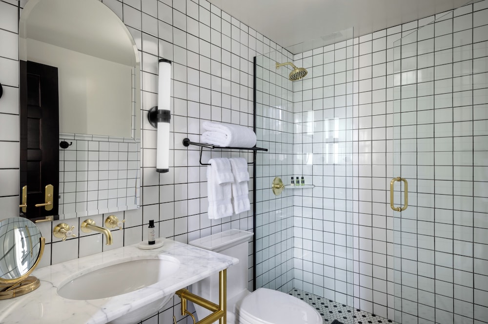 Superior Room, Bathtub photo 2