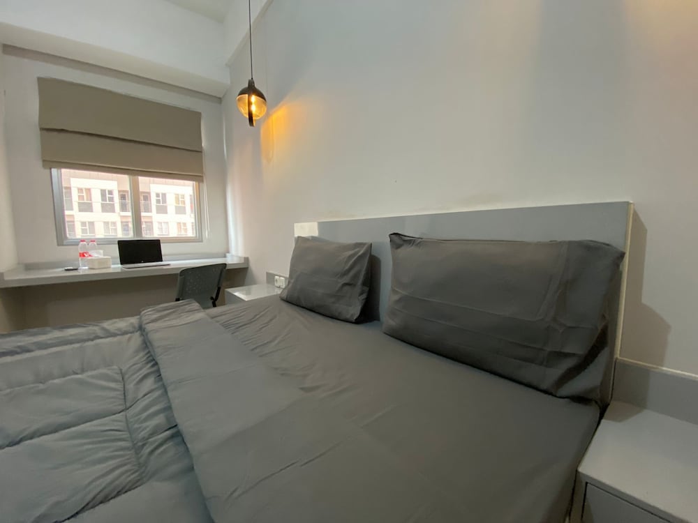 Deluxe Studio
