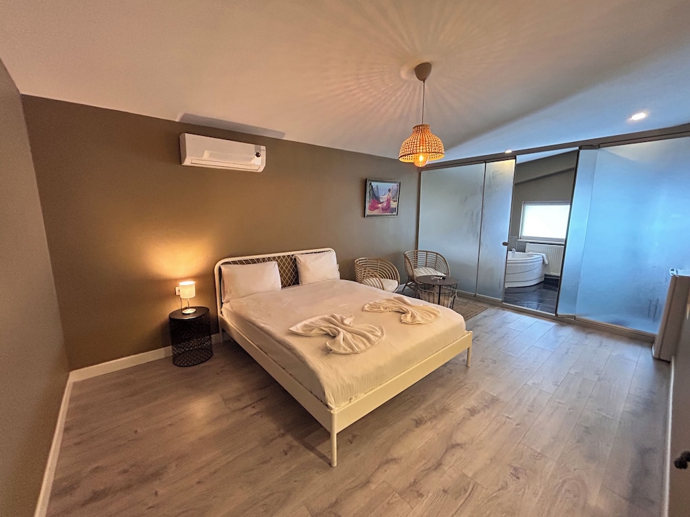 Design Room - Photo 3