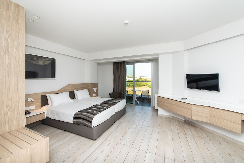 Superior Room (Inland View)