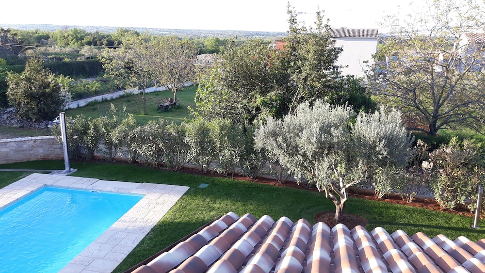 Family Villa, Multiple Beds, Non Smoking, Pool View photo 3