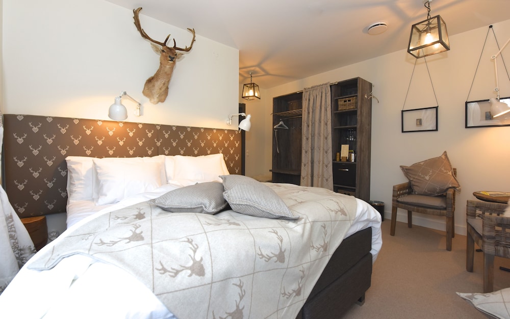 Romantic Double Room, 1 Bedroom, Hill View photo 1