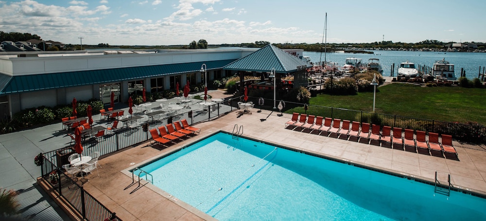Standard Room, 2 Queen Beds, Balcony, River View - Photo 5