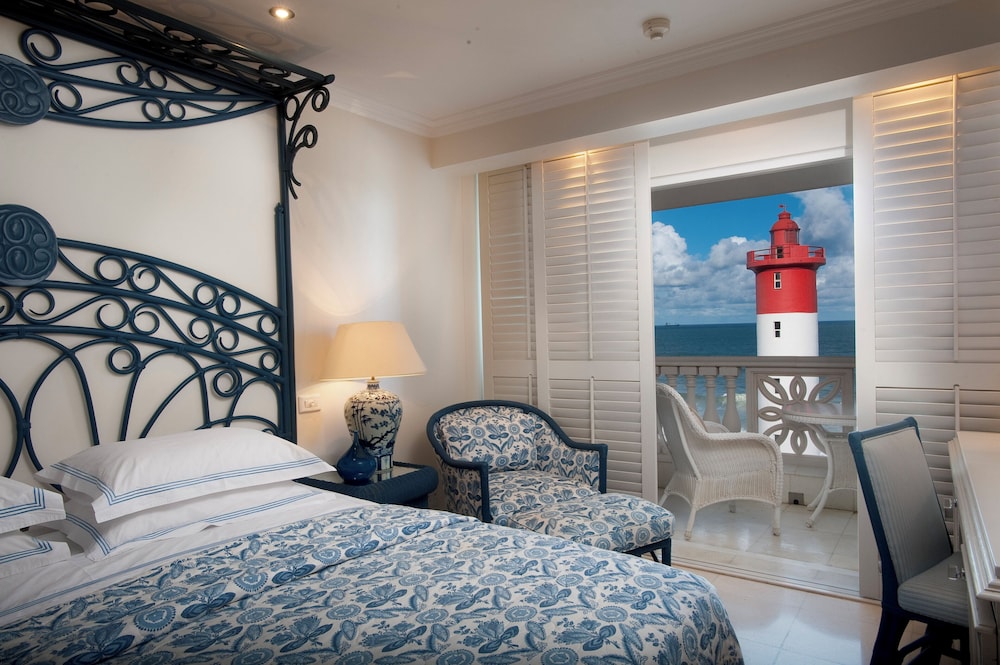 Luxury Sea Facing Room (King/Twin) - Photo 1