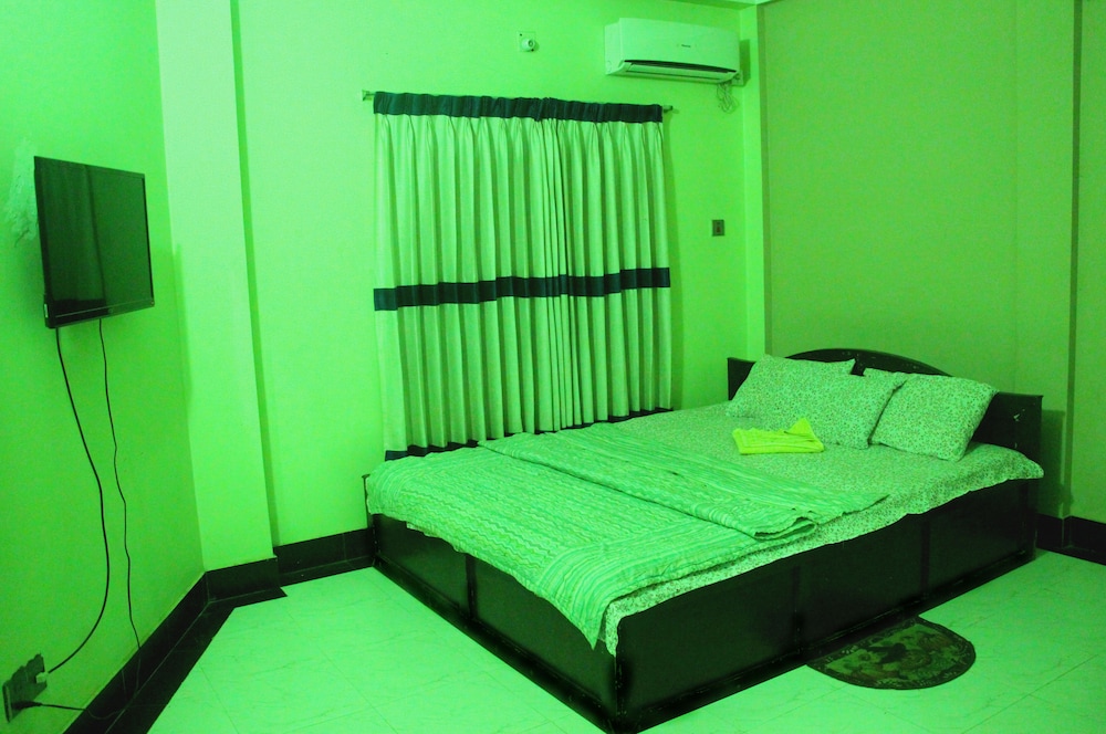 Superior Room, Multiple Beds, Accessible, Smoking photo 3