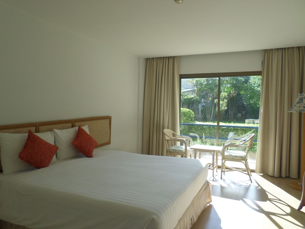 Superior Room, Garden View