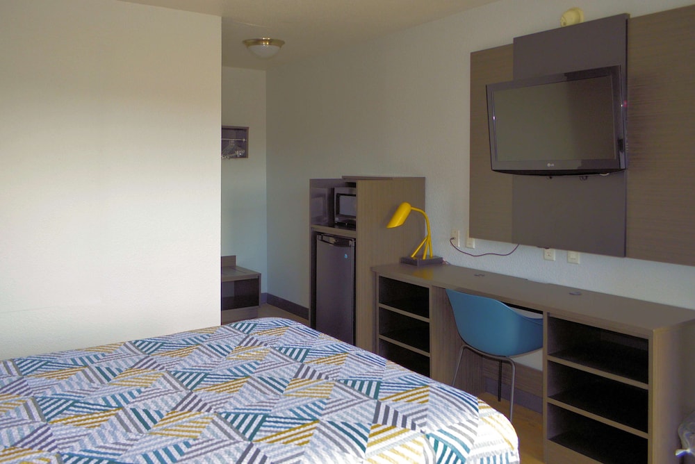 Deluxe Room, 1 Queen Bed, Accessible, Non Smoking photo 1