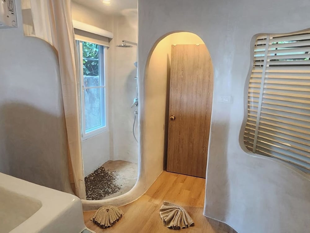 Luxe Suite with Plunge Pool and Seaview - Photo 24