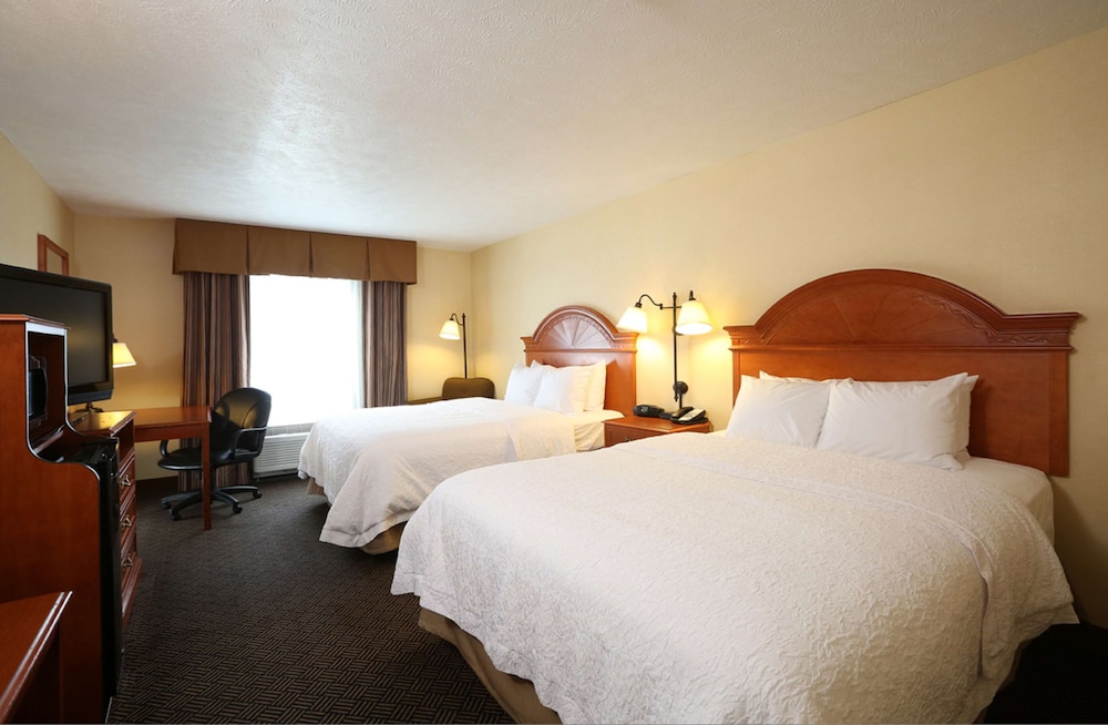 Standard Room, 2 Queen Beds, Accessible (Roll-In) - Photo 2