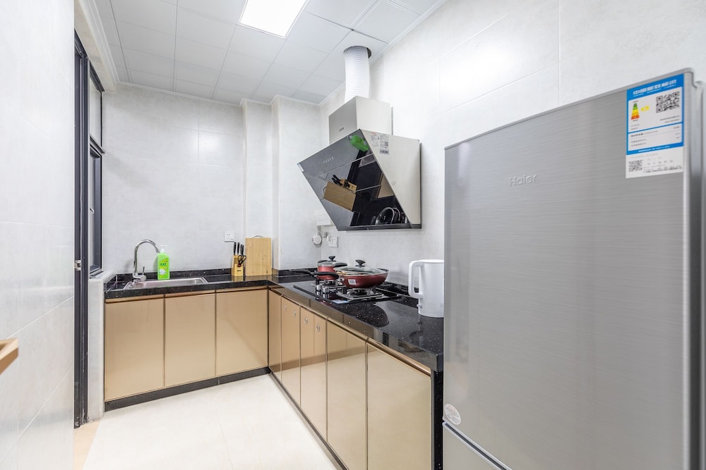 Apartment photo 2