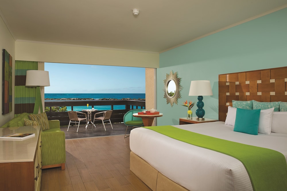 Sun Club Premium Deluxe Ocean Front King