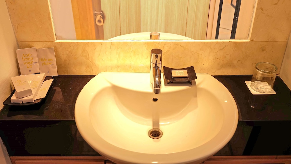 Suite, Multiple Beds - Photo 11