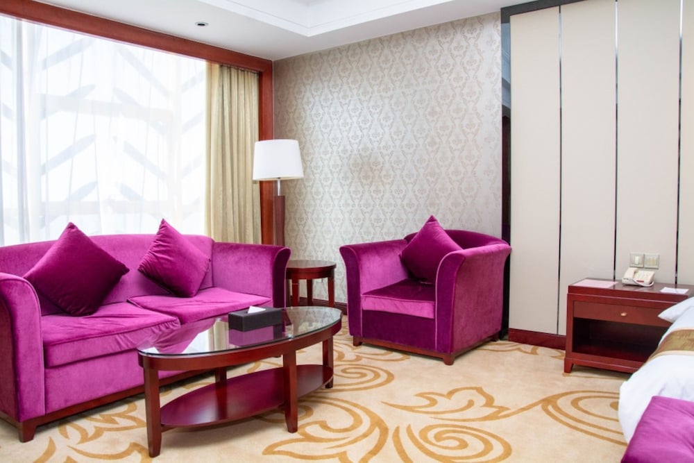 Deluxe Suite photo 1