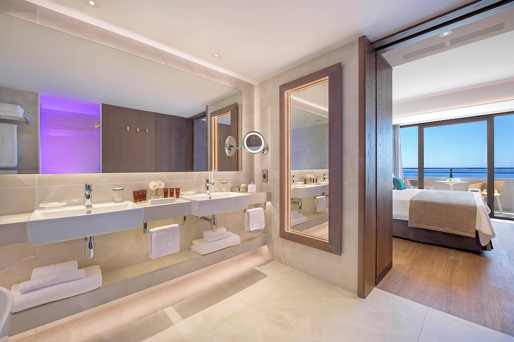 Luxury Suite - Photo 3
