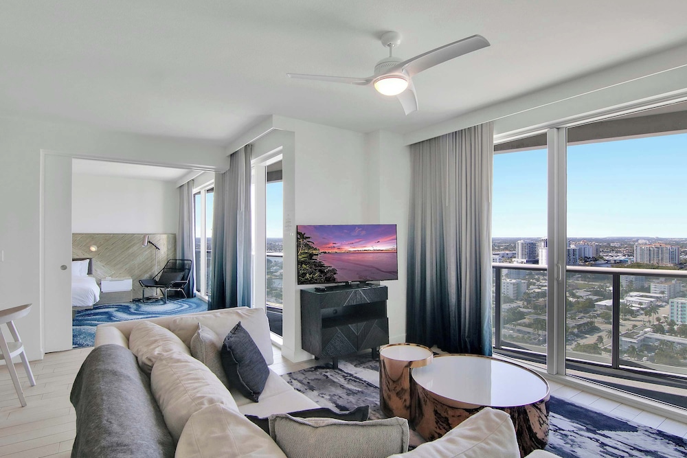 Condo, Multiple Beds, Balcony, Partial Ocean View (Sapphire Suite)
