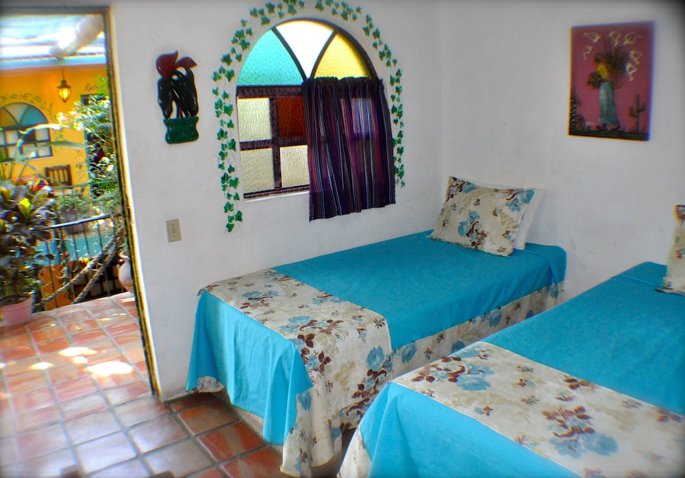 Standard Room, 2 Twin Beds photo 2
