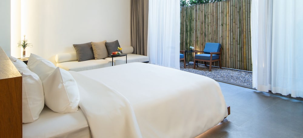 Khiri Suite - Photo 9