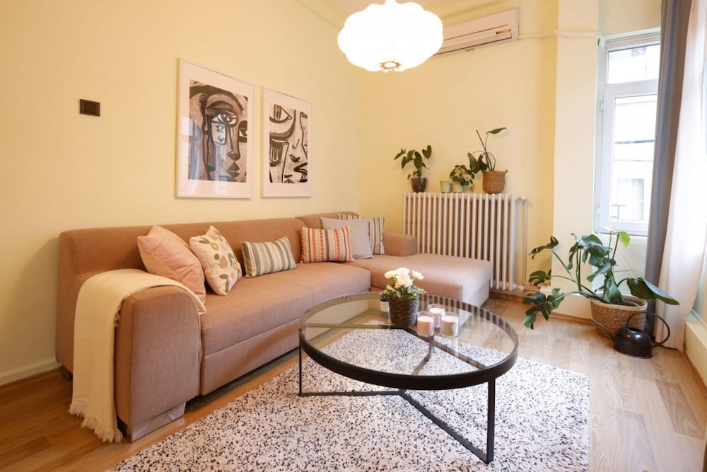 Apartment photo 1