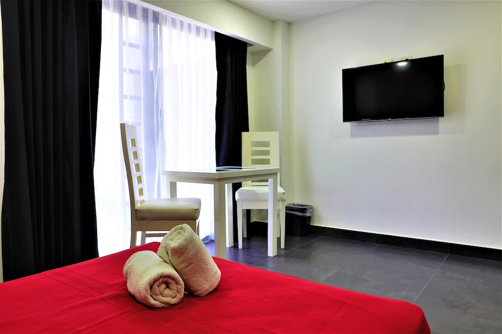 Deluxe Double Room - Photo 10