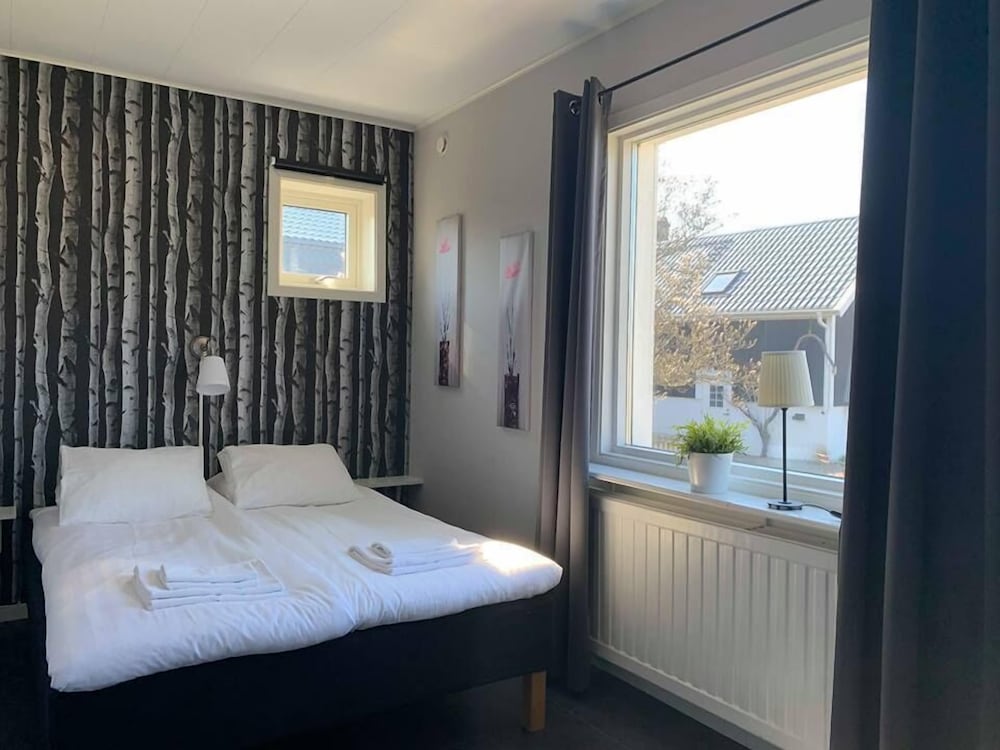 Basic Double Room, 1 Double Bed, Shared Bathroom photo 1