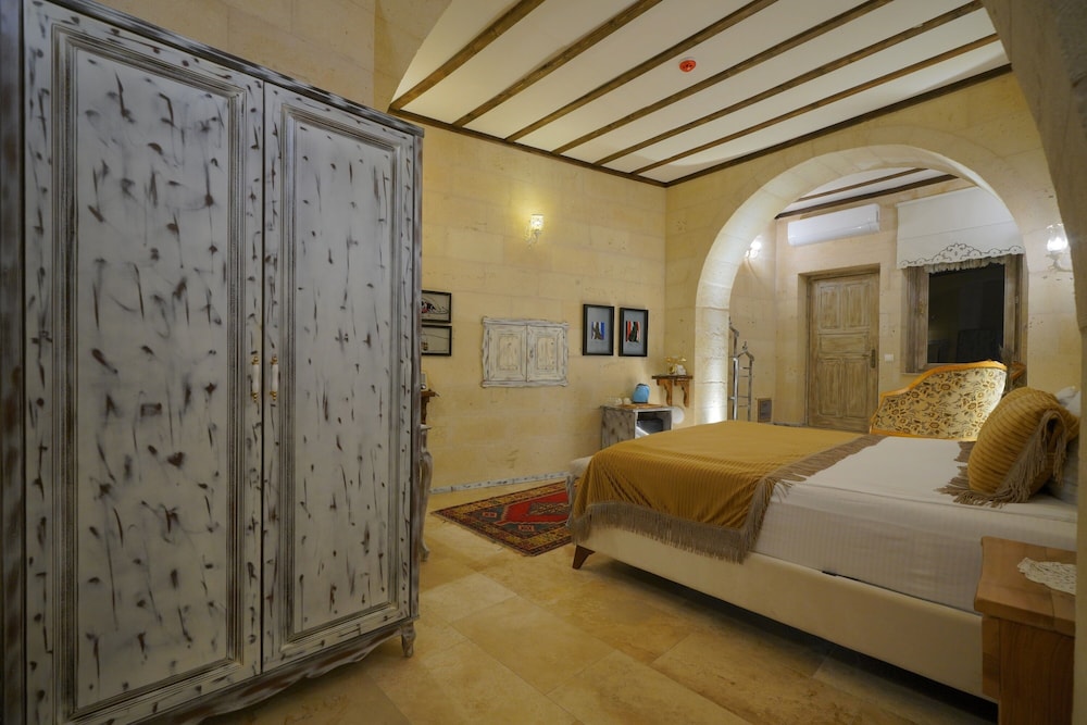 Panoramic Room - Photo 16