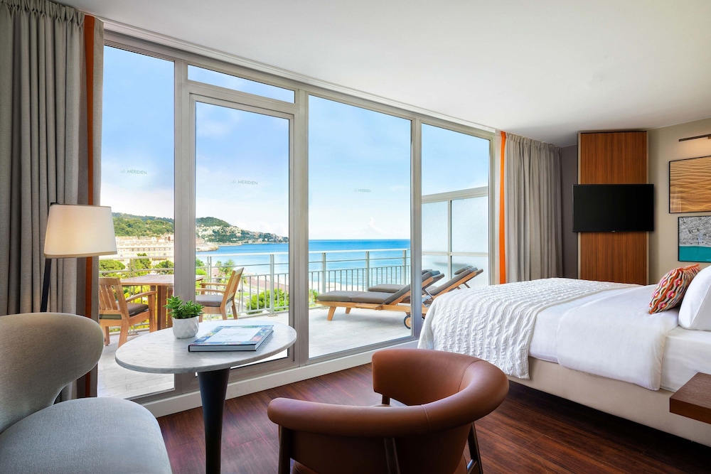 Executive Room, 1 King Bed, Garden View - Photo 1