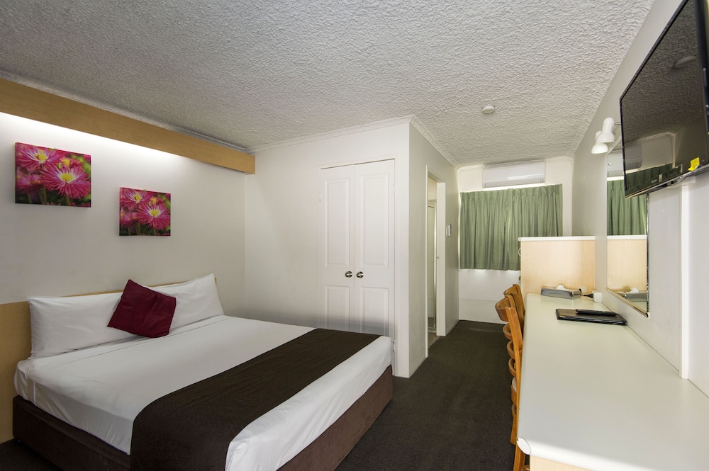 Economy Room (Dollar Saver) photo 2