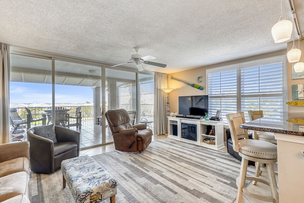 Condo, 2 Bedrooms