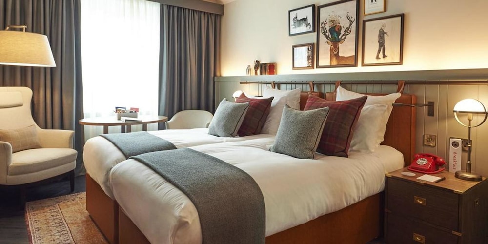 Room, 2 Twin Beds (Essential)