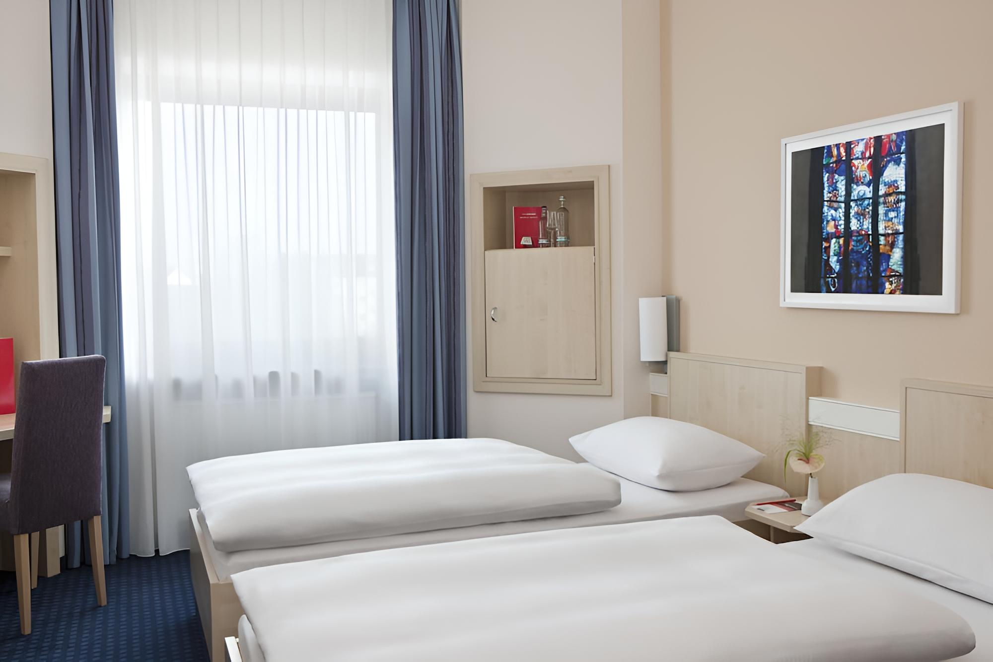 Business Twin Room (Plus) photo 3