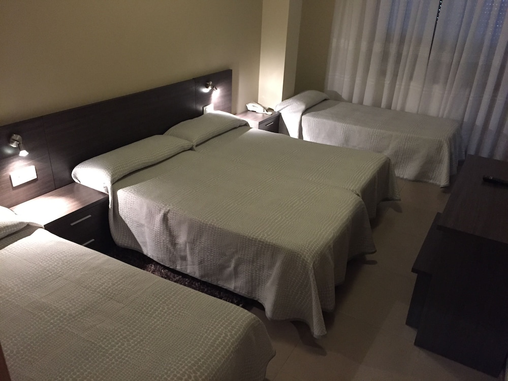 Quadruple Room (2 Adults + 2 Childs) photo 2