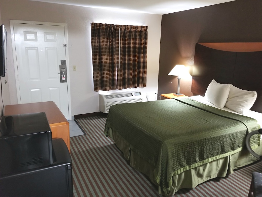 Standard Single Room, 1 Queen Bed, Accessible photo 1