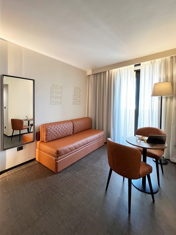Exclusive Suite - Photo 5