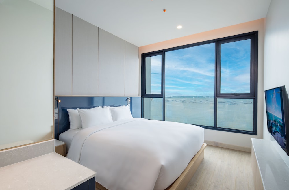 One Bedroom Suite - Photo 6