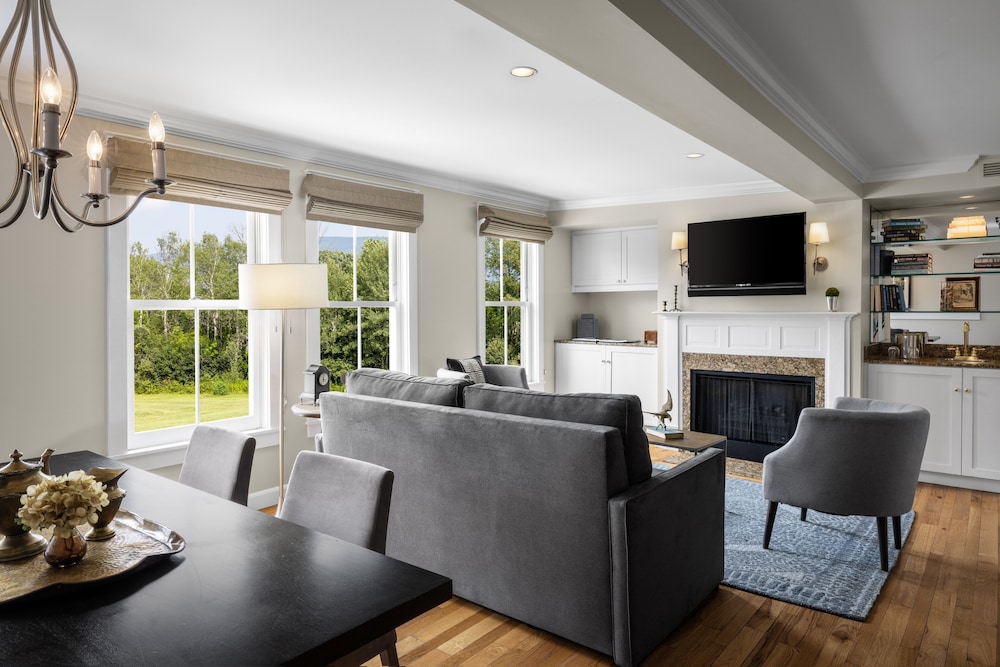 Deluxe Suite, 2 Bedrooms (Orvis Inn, Queen, with King) - Photo 3