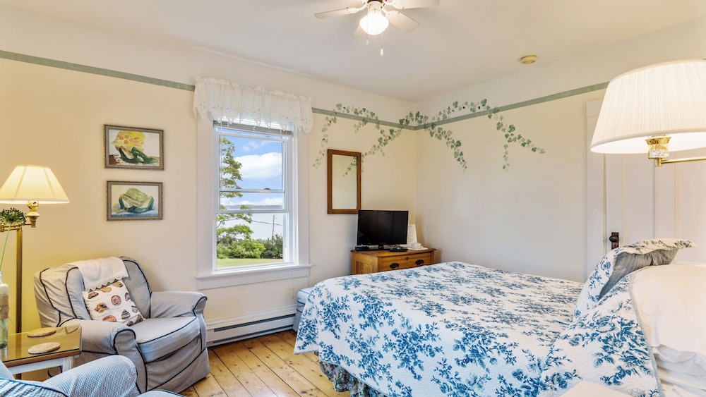 Economy Double Room, 1 Queen Bed