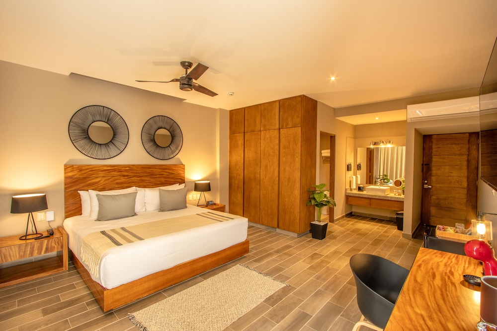 Standard Suite - Photo 1