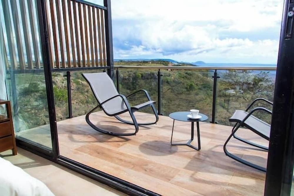 Standard Villa, Hill View photo 2