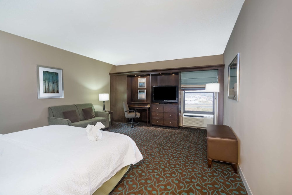 One King Bed, Non-Smoking - Photo 1