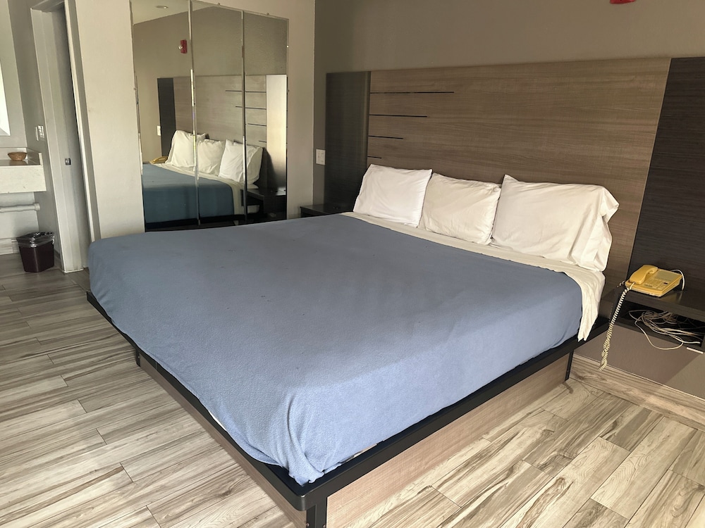 Classic Single Room