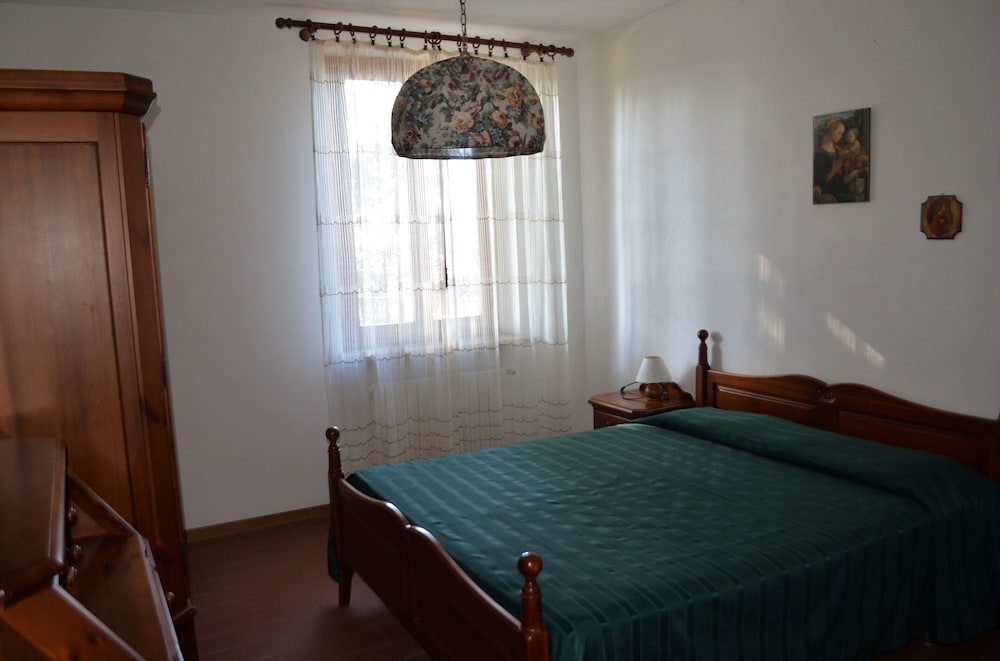 Traditional Duplex, 2 Bedrooms (#9)