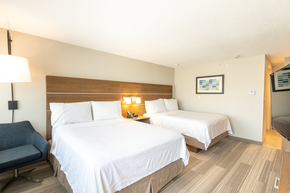 Standard Room, 2 Queen Beds, Accessible (Roll in Shower) - Photo 1