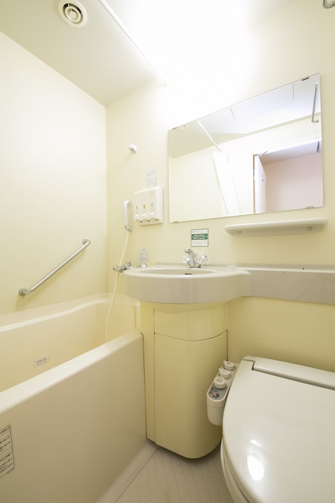 Economy Double Room, Smoking - Photo 4